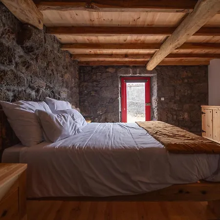 94 Ribeirinha (Pico Island)